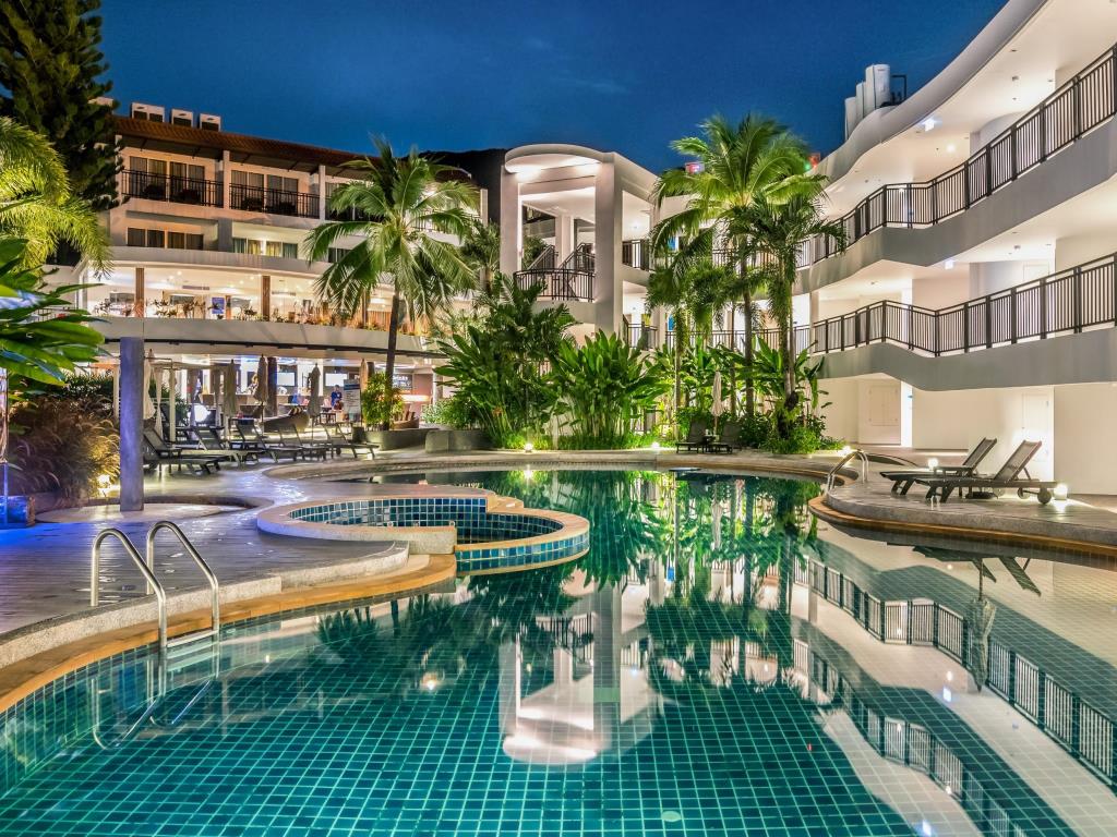 4 Novotel Phuket Karon Beach Resort And Spa Fathom Asia