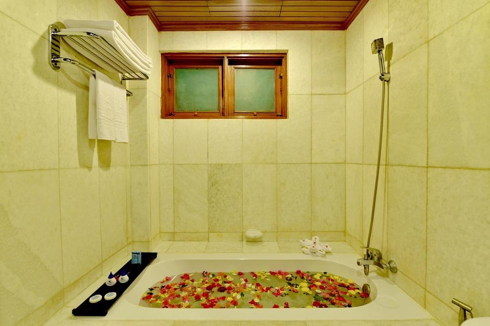 Myanmar Treasure Resort Bagan - Room 1 Bathroom
